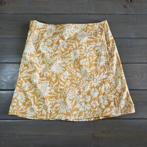 RipSkirt Yellow White Floral Wrap Skirt Women’s Medium Quick Dry Travel Beach